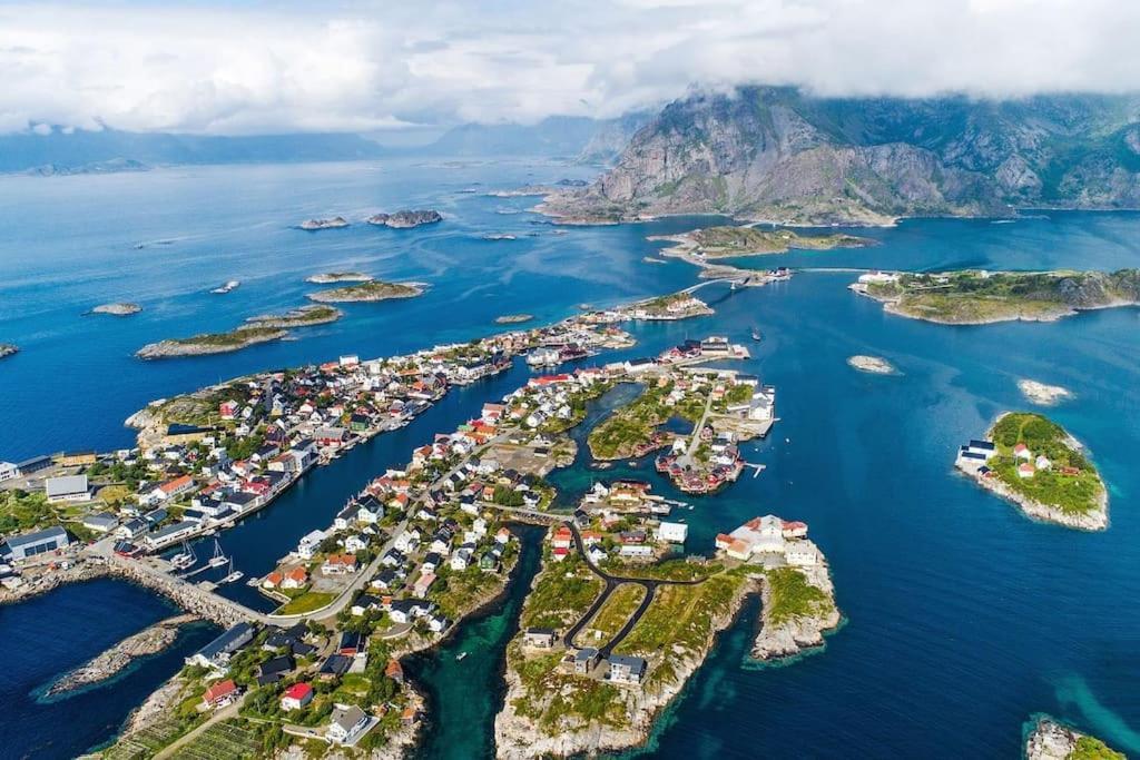 Ferienwohnung Attraktiv Leilighet Pa Kaikanten I Henningsvær Exterior foto