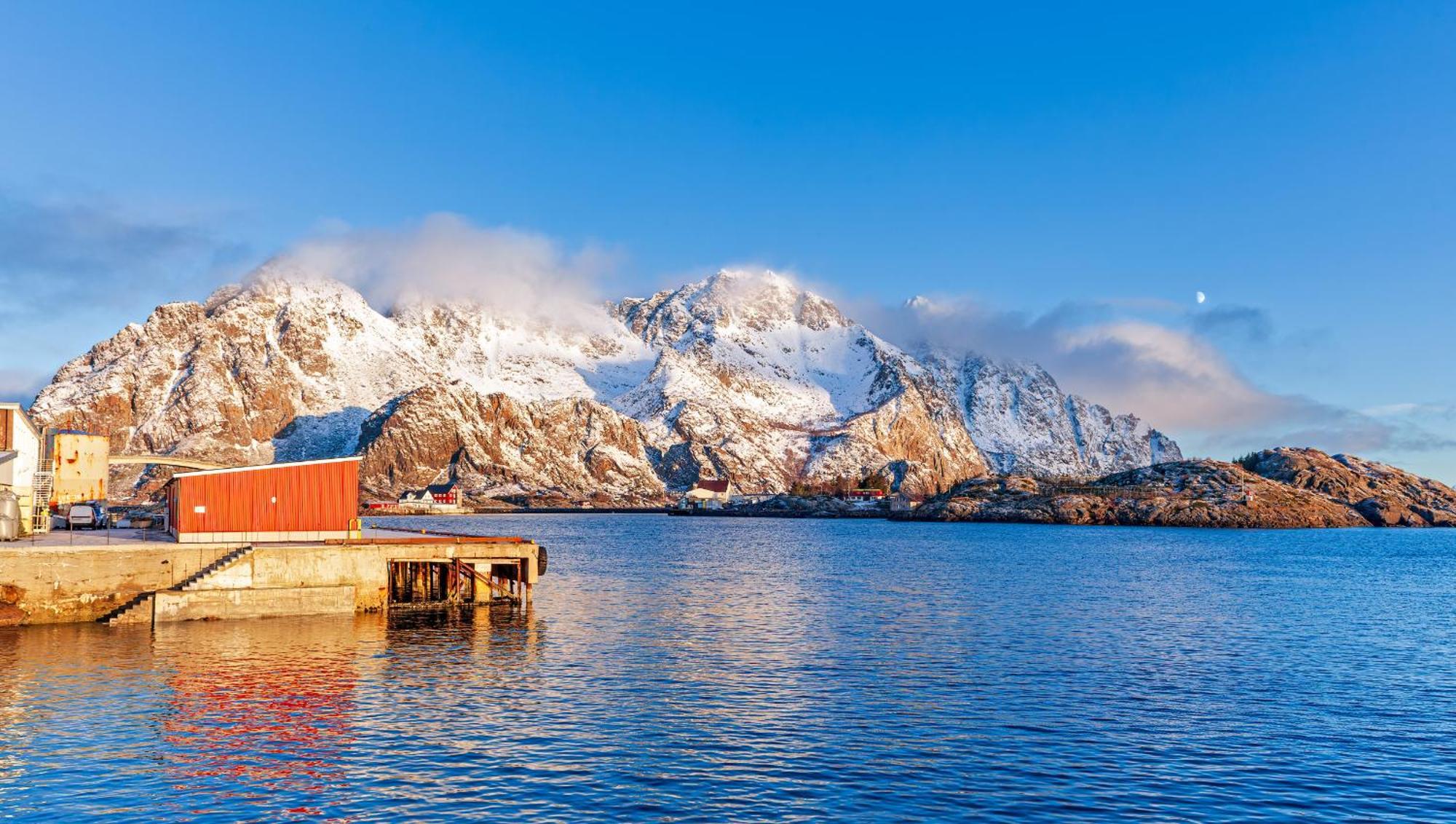 Attraktiv Leilighet Pa Kaikanten I Henningsvær Exterior foto